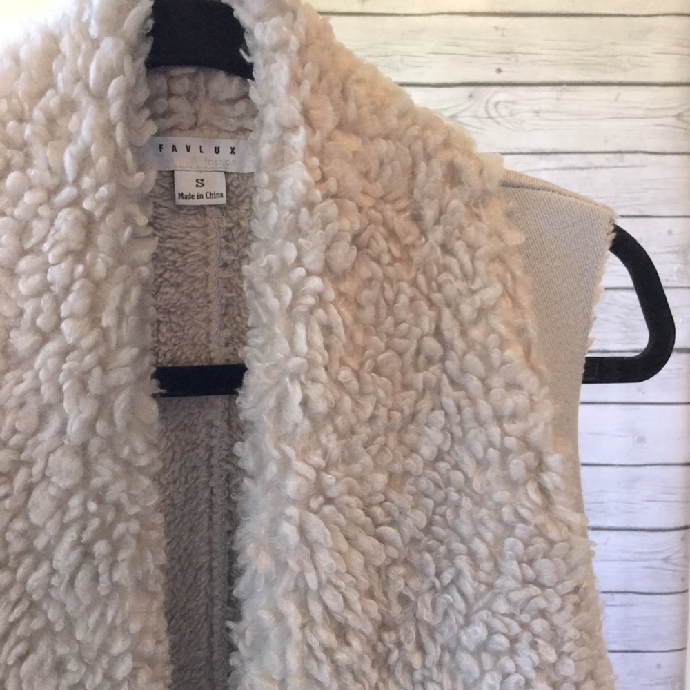 FAVLUX | Women’s Sherpa Long Vest